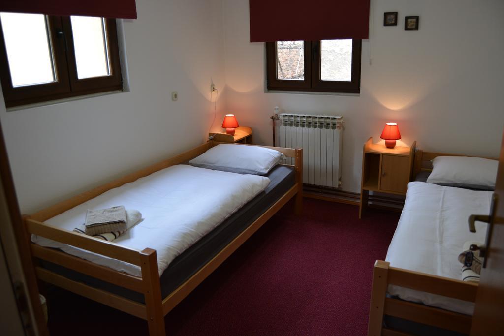 Hostel Denal Sarajevo Rom bilde